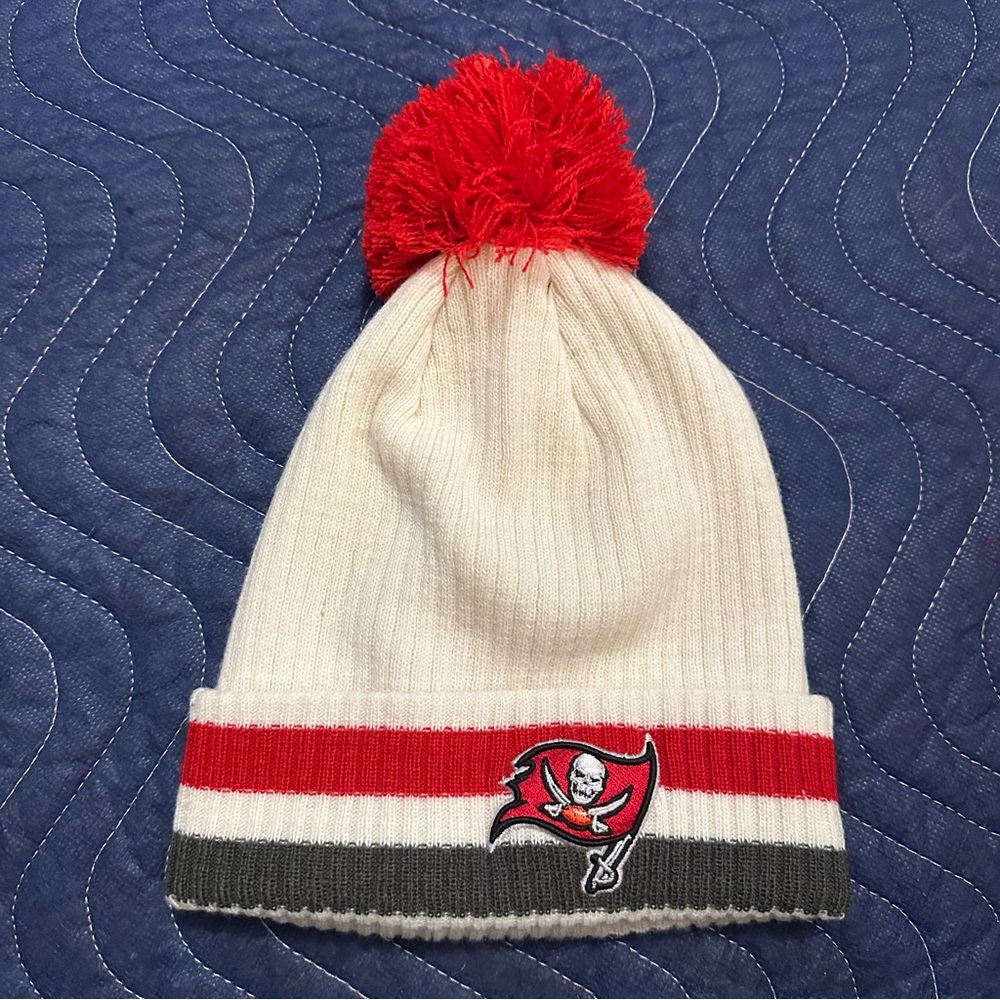 Tampa Bay Buccaneers Cuffed Knit Beanie Hat With Pom